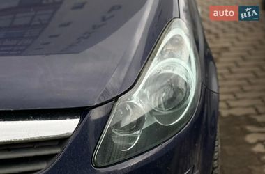 Хэтчбек Opel Corsa 2010 в Ивано-Франковске