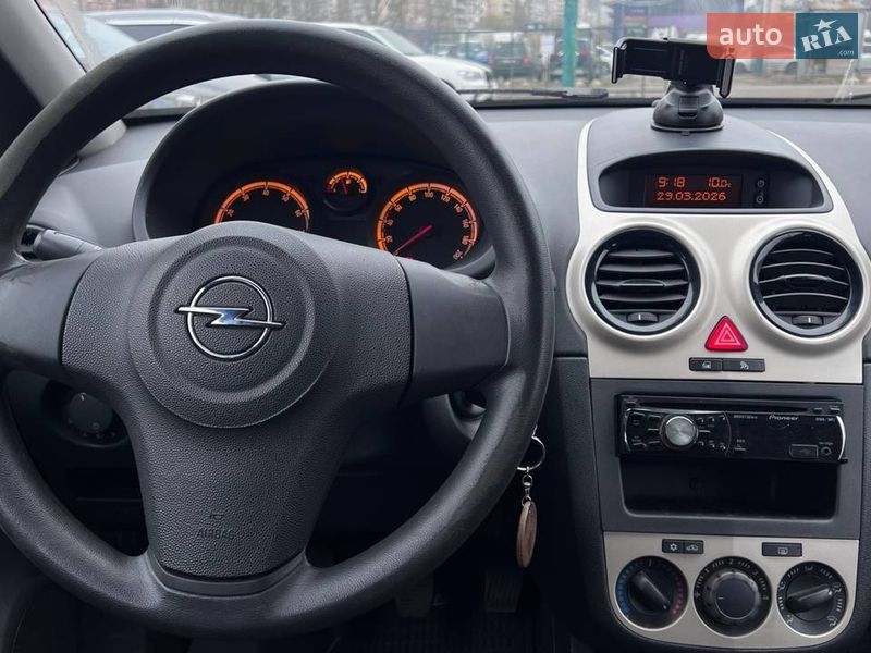 Хэтчбек Opel Corsa 2008 в Киеве
