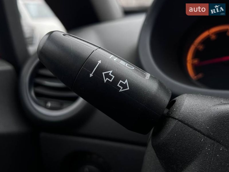 Хэтчбек Opel Corsa 2008 в Киеве