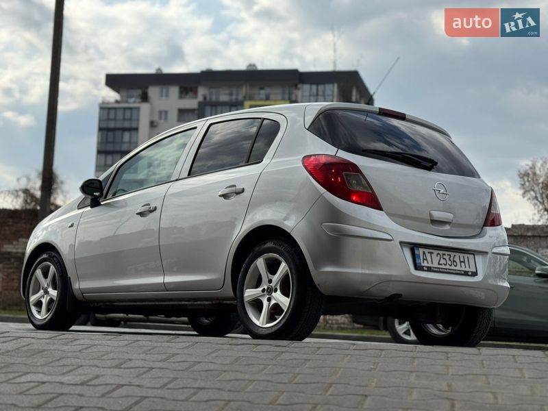 Хэтчбек Opel Corsa 2008 в Львове