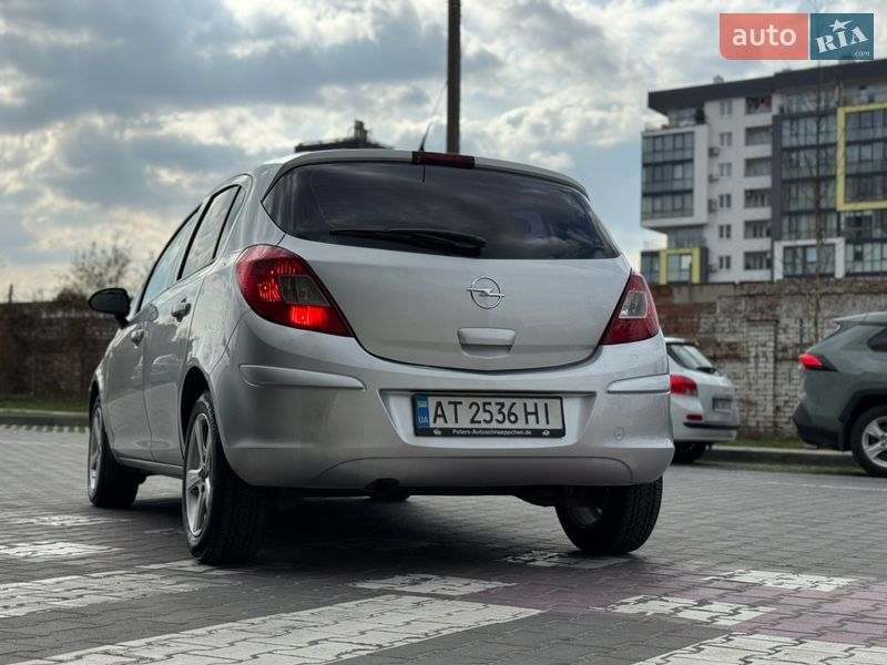 Хэтчбек Opel Corsa 2008 в Львове
