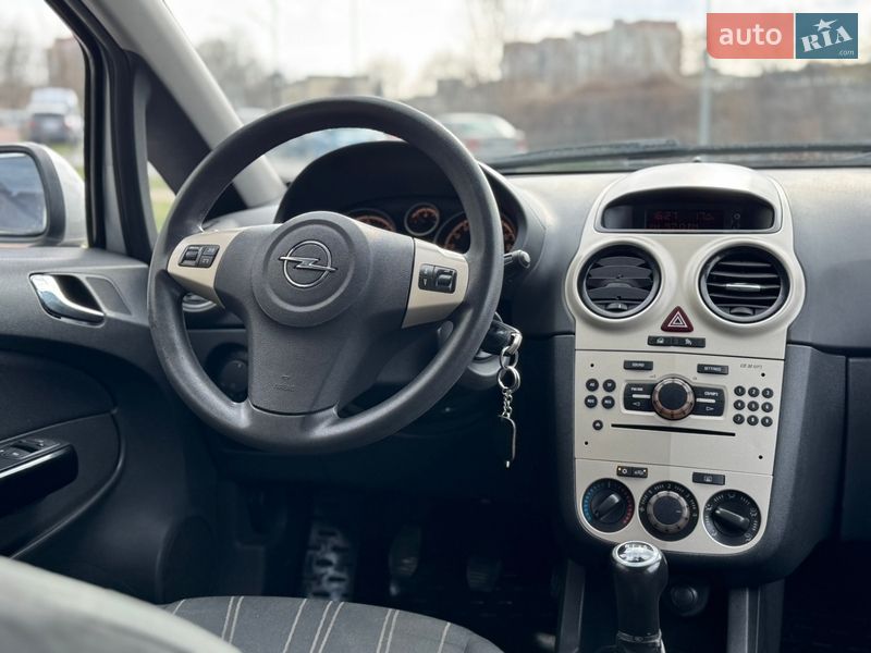Хэтчбек Opel Corsa 2008 в Львове