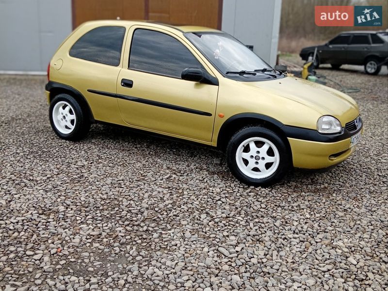 Хетчбек Opel Corsa 1998 в Коломиї
