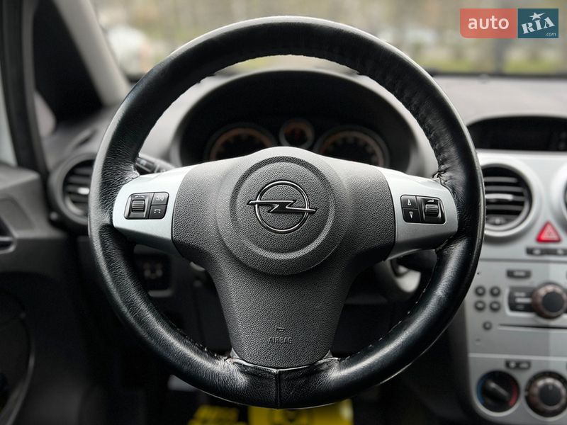 Хетчбек Opel Corsa 2011 в Львові