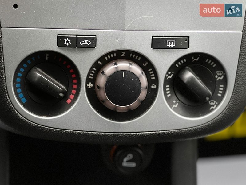 Хетчбек Opel Corsa 2011 в Львові