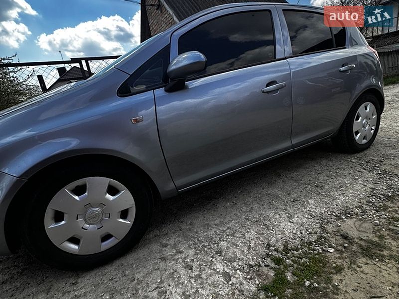Хэтчбек Opel Corsa 2010 в Луцке