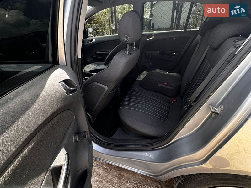 Хэтчбек Opel Corsa 2010 в Луцке