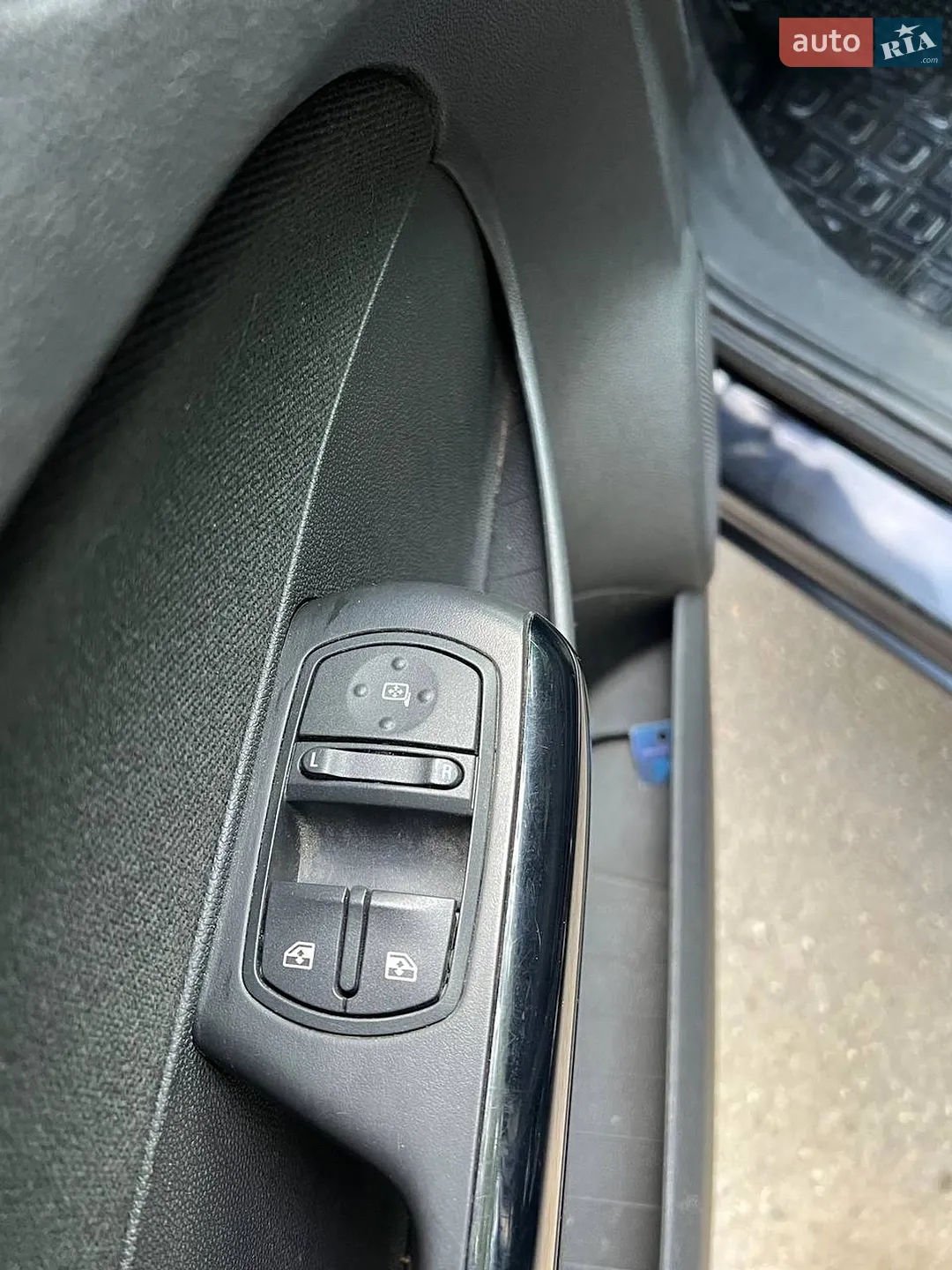 2010 Opel Corsa - мініатюра 7
