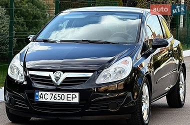 Хэтчбек Opel Corsa 2006 в Ровно