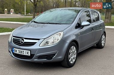 Хэтчбек Opel Corsa 2008 в Ровно