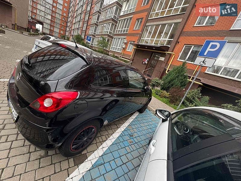 Хэтчбек Opel Corsa 2009 в Львове