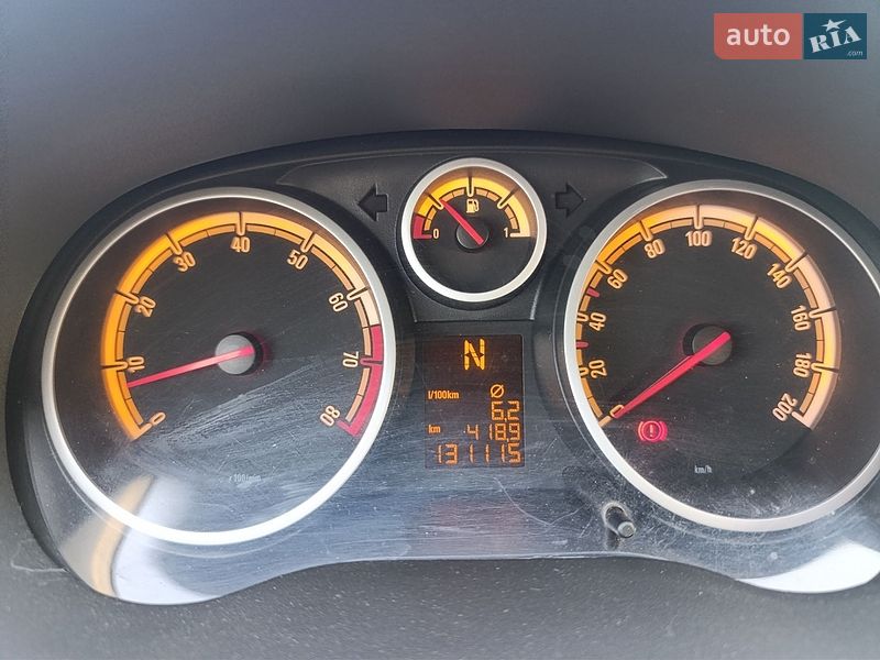 Хэтчбек Opel Corsa 2011 в Киеве