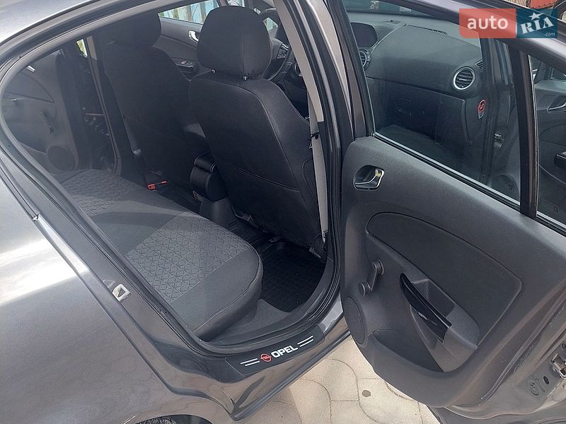 Хэтчбек Opel Corsa 2010 в Тернополе