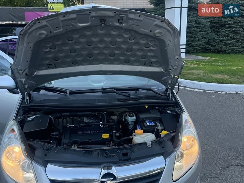 Хэтчбек Opel Corsa 2009 в Черкассах