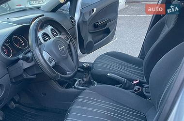 Хэтчбек Opel Corsa 2009 в Черкассах