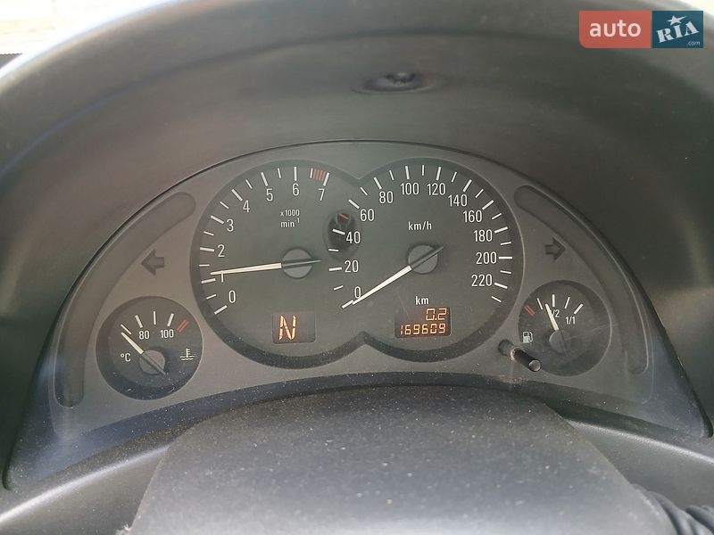 Хэтчбек Opel Corsa 2004 в Харькове