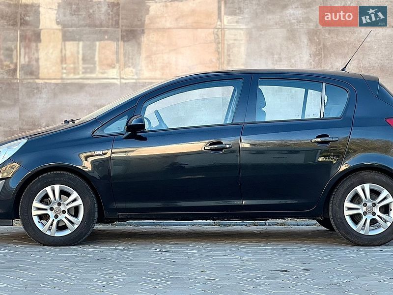 Хэтчбек Opel Corsa 2012 в Николаеве