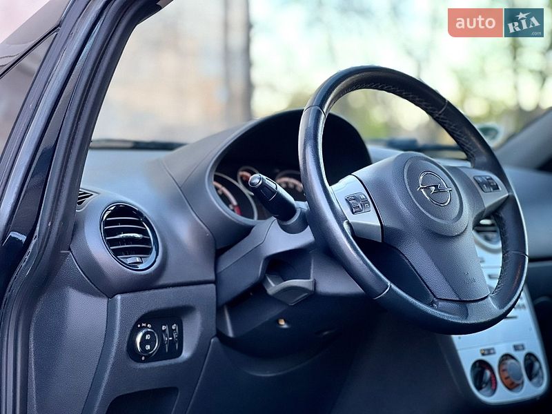 Хэтчбек Opel Corsa 2012 в Николаеве