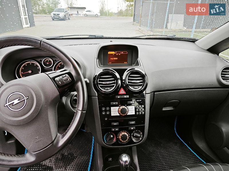 Хэтчбек Opel Corsa 2010 в Ременове