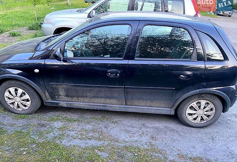 Хэтчбек Opel Corsa 2006 в Першотравенске