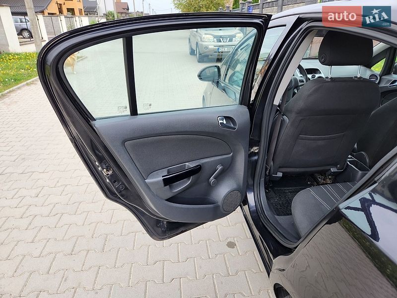 Хэтчбек Opel Corsa 2008 в Ровно