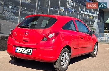 Хэтчбек Opel Corsa 2006 в Киеве