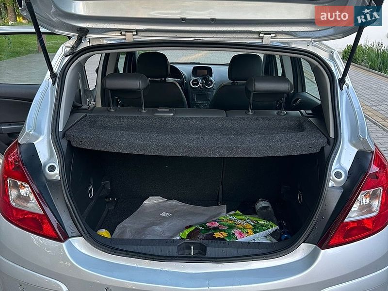 Хэтчбек Opel Corsa 2012 в Конотопе