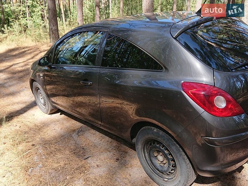 Хэтчбек Opel Corsa 2011 в Житомире