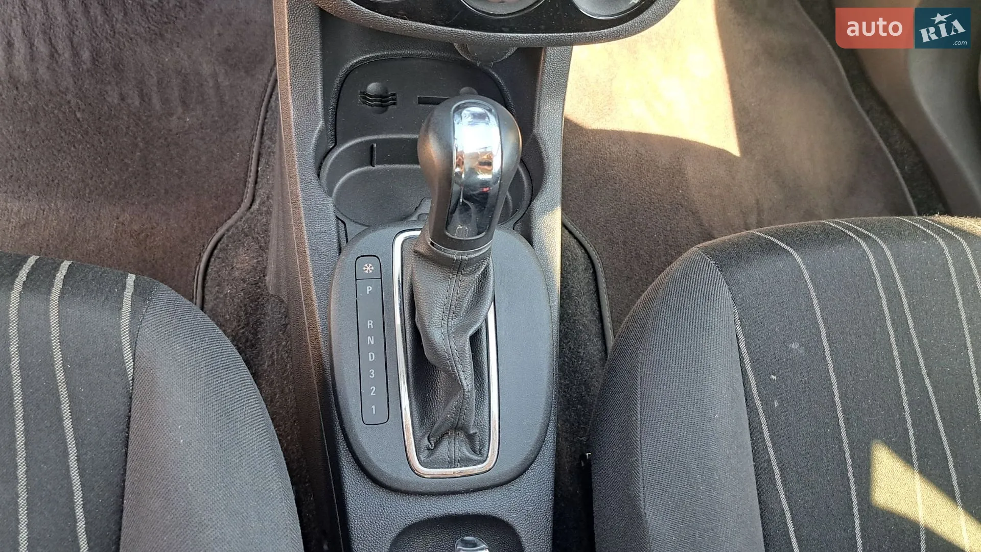 2010 Opel Corsa - мініатюра 21