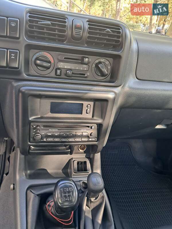 Позашляховик / Кросовер Opel Frontera 2001 в Києві