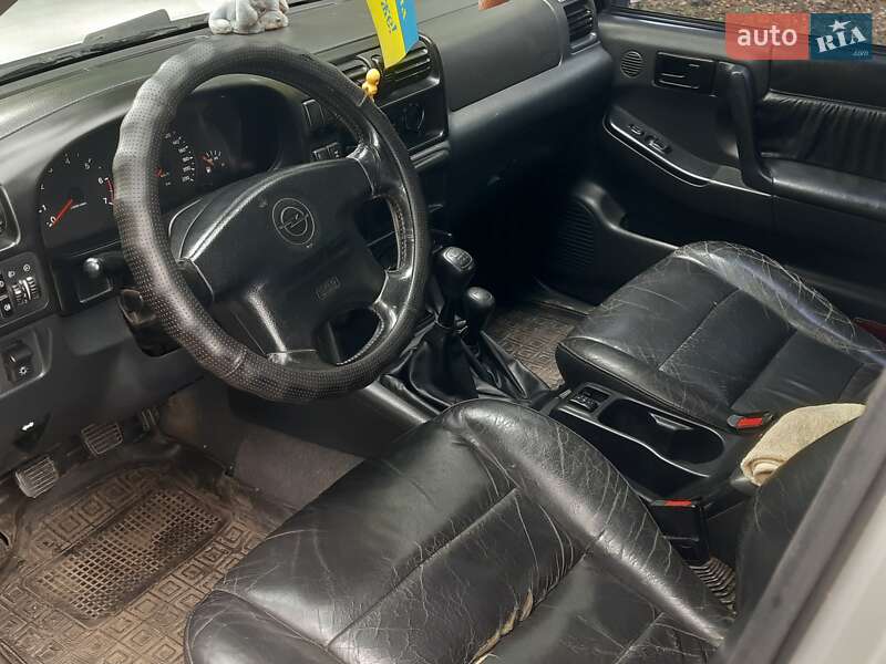 Внедорожник / Кроссовер Opel Frontera 1999 в Смеле