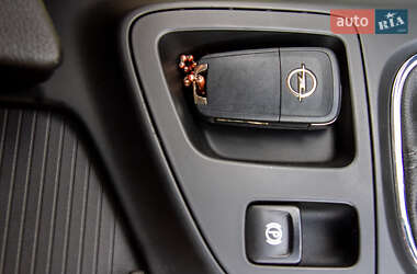 Универсал Opel Insignia Country Tourer 2016 в 