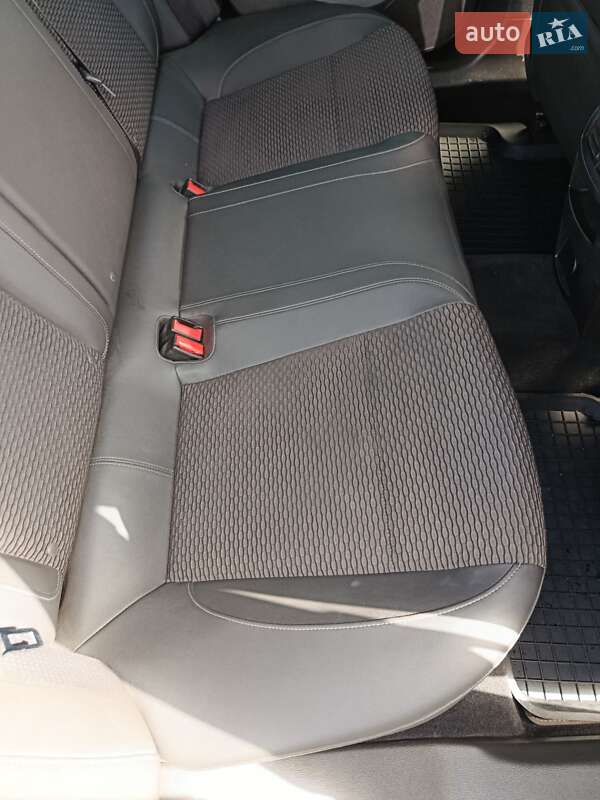 Универсал Opel Insignia Country Tourer 2015 в Голобах