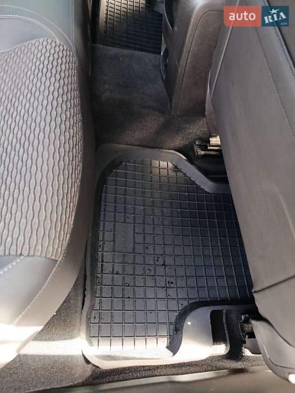 Универсал Opel Insignia Country Tourer 2015 в Голобах