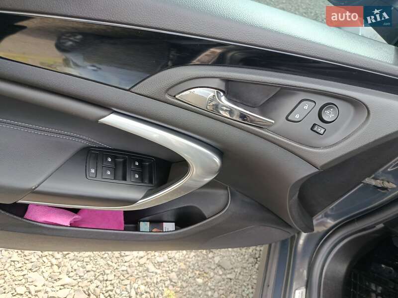 Универсал Opel Insignia Country Tourer 2015 в Голобах