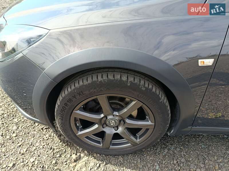 Универсал Opel Insignia Country Tourer 2015 в Голобах