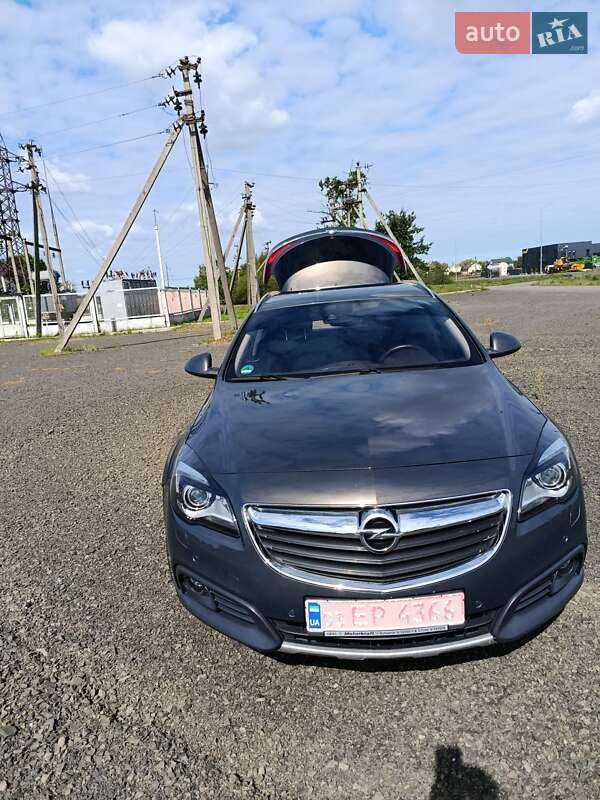 Универсал Opel Insignia Country Tourer 2015 в Голобах