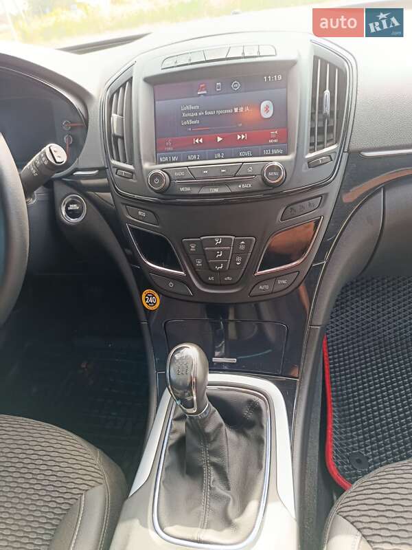 Универсал Opel Insignia Country Tourer 2015 в Голобах