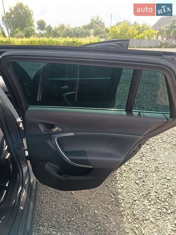 Универсал Opel Insignia Country Tourer 2015 в Голобах