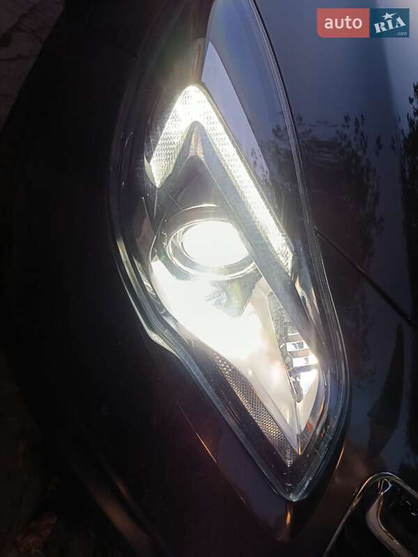 Универсал Opel Insignia Country Tourer 2015 в Голобах