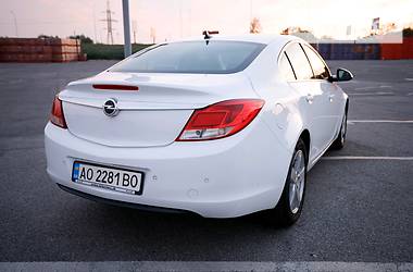 Седан Opel Insignia 2011 в Ужгороде