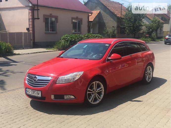 Универсал Opel Insignia 2011 в Хусте