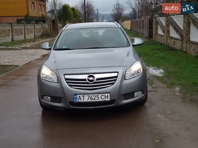 Универсал Opel Insignia 2010 в Калуше