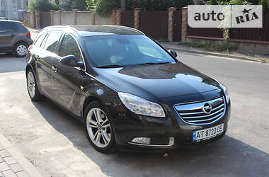Універсал Opel Insignia 2010 в 