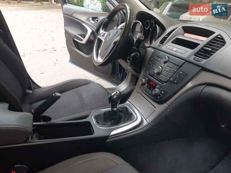 Универсал Opel Insignia 2010 в Николаеве