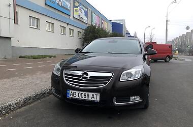 Седан Opel Insignia 2010 в Виннице