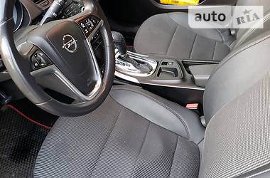 Универсал Opel Insignia 2010 в 