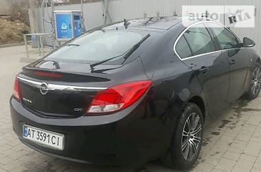 Хетчбек Opel Insignia 2012 в 