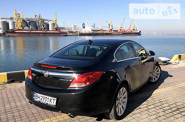Седан Opel Insignia 2010 в 