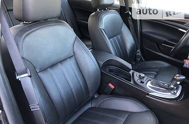Седан Opel Insignia 2010 в 
